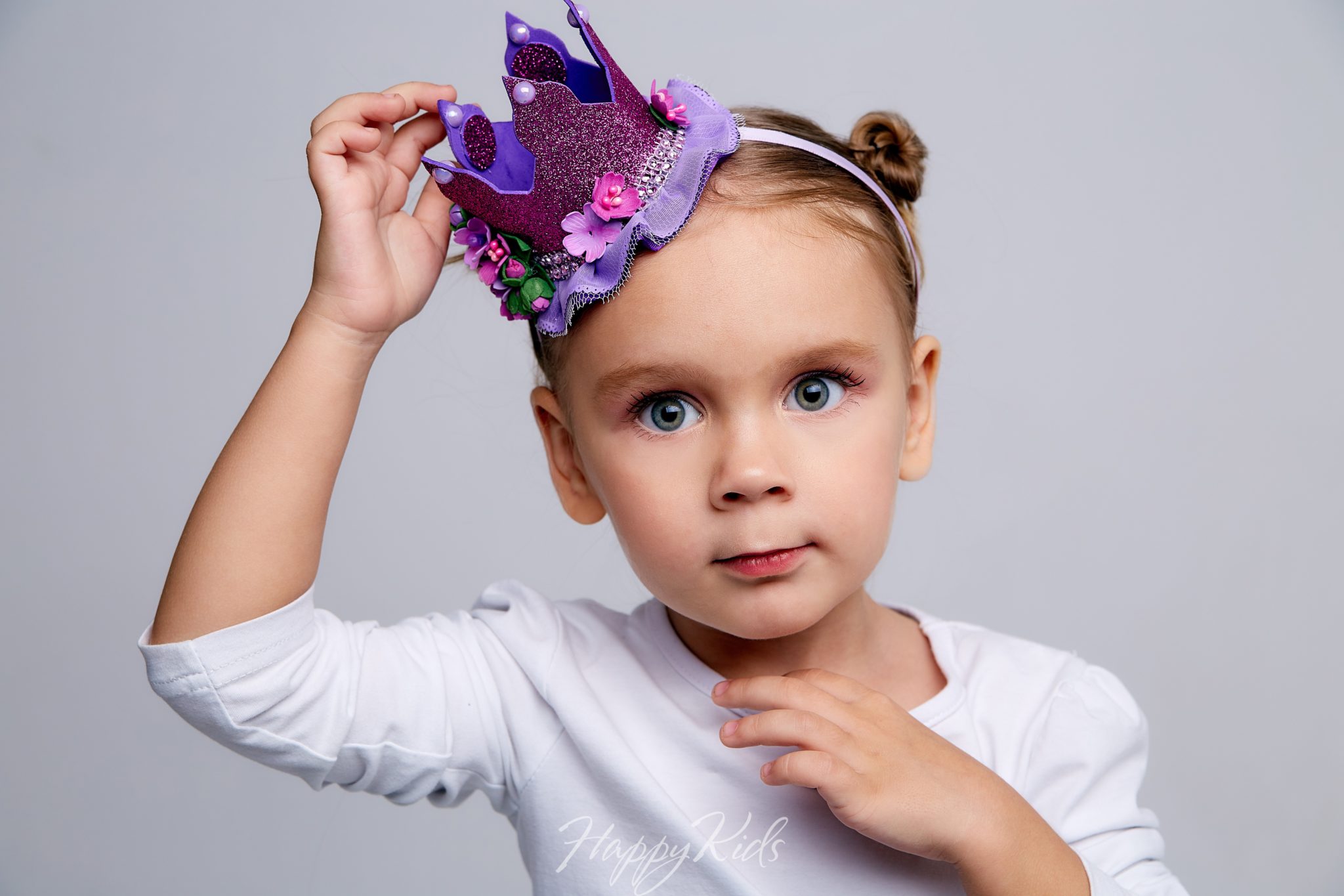 Princess model. Интересные фото детей в Барнауле. Happy Kids Томск. Happy model Princess. Модельная школа в Барнауле для детей.